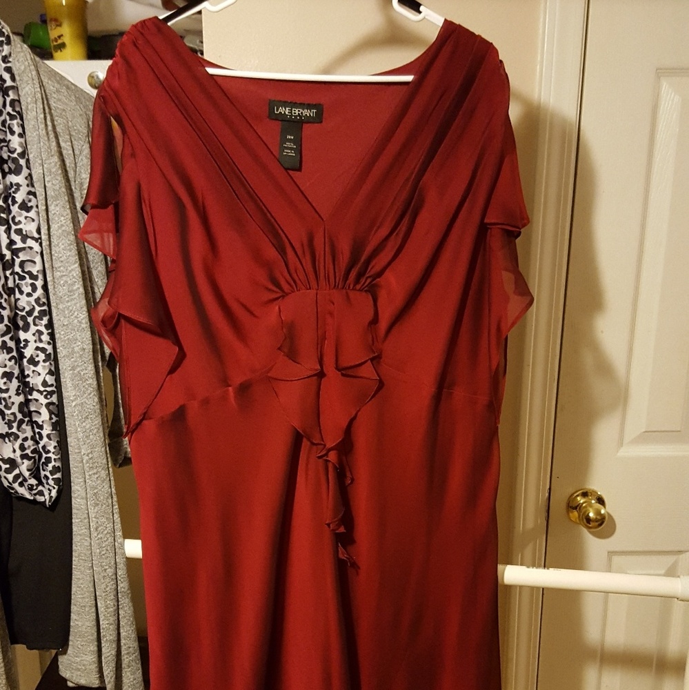 Lane Bryant size 26 knee length. im 5'8  below my knee, 27" from armpit